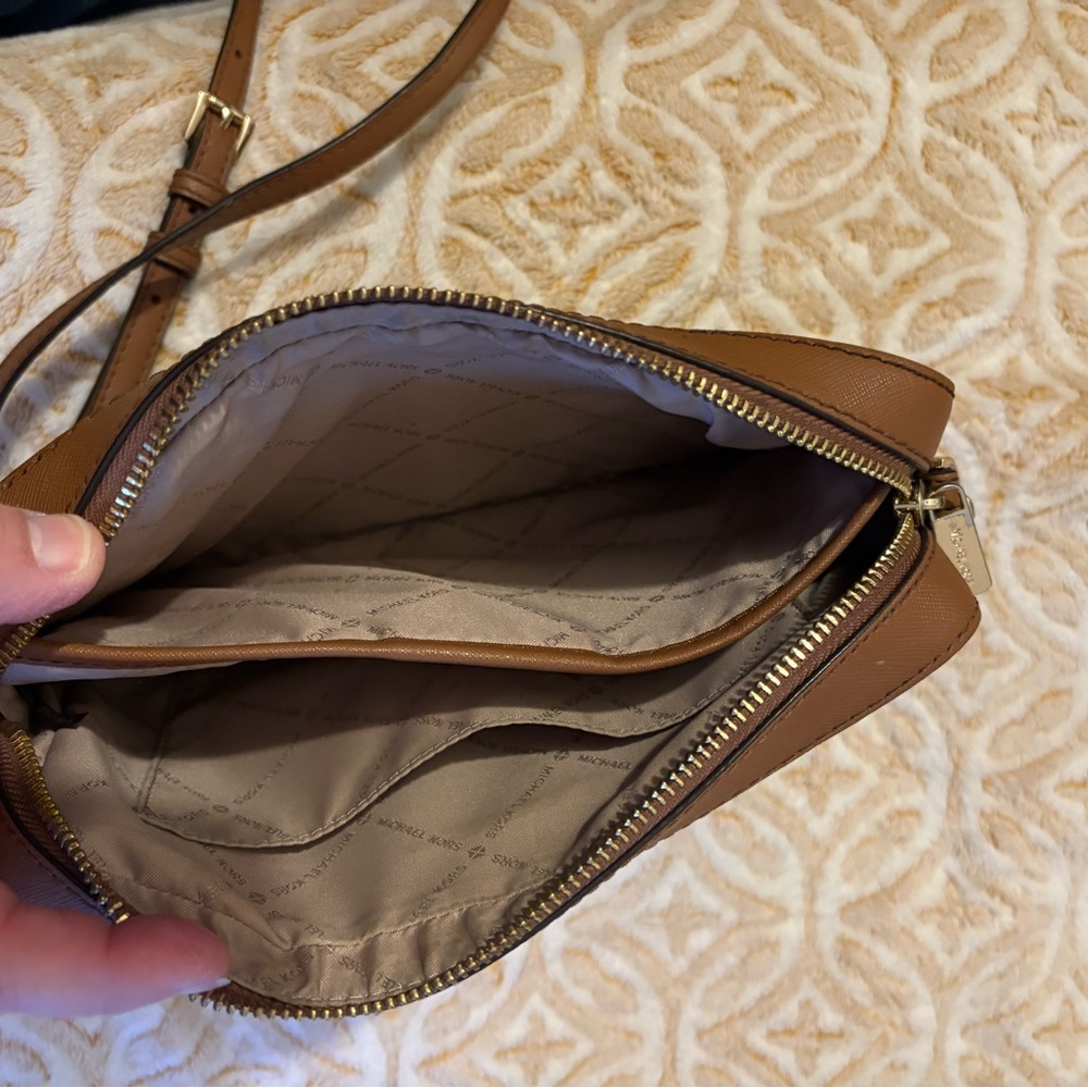 Michael Kors Logo Crossbody Bag | Brown/Tan | Gold Chain - Picture 3 of 3